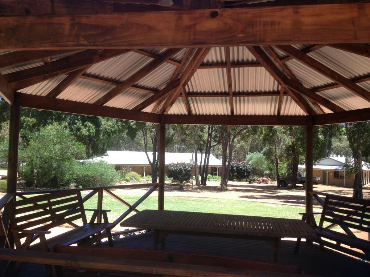 Travellers Rest Motel Mundaring Buitenkant foto